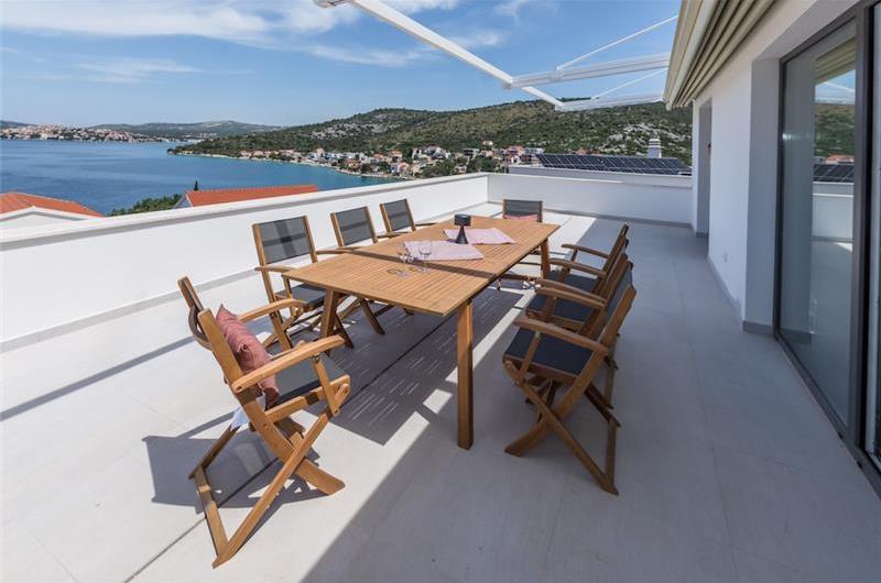 4 Bedroom Villa with heated pool near Rogoznica sleeps 8  