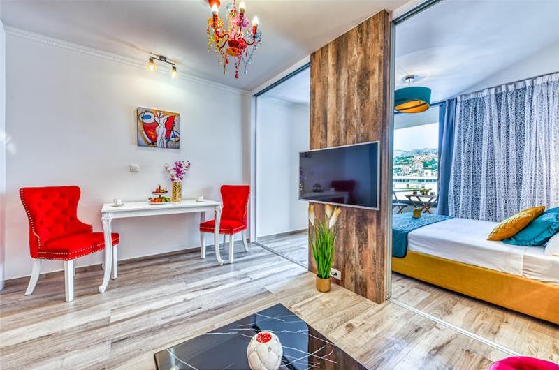 Luxury Studio Apartment with Free Parking in Gruz-Lapad, Dubrovnik City sleeps 2