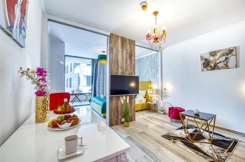 Luxury Studio Apartment with Free Parking in Gruz-Lapad, Dubrovnik City sleeps 2