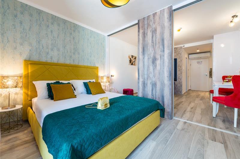 Luxury Studio Apartment with Free Parking in Gruz-Lapad, Dubrovnik City sleeps 2