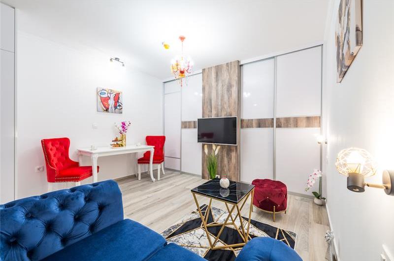 Luxury Studio Apartment with Free Parking in Gruz-Lapad, Dubrovnik City sleeps 2