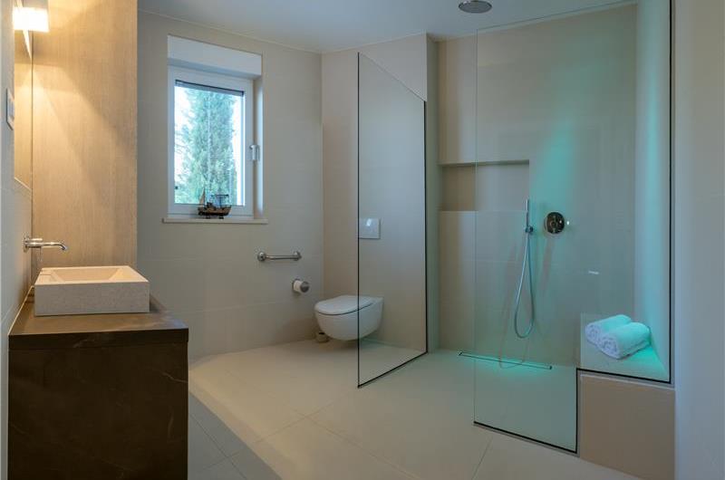 Luxury 6 Bedroom Brac Island Beach Front Villa With Heated Infinity Pool and lift near Sumartin sleeps 12