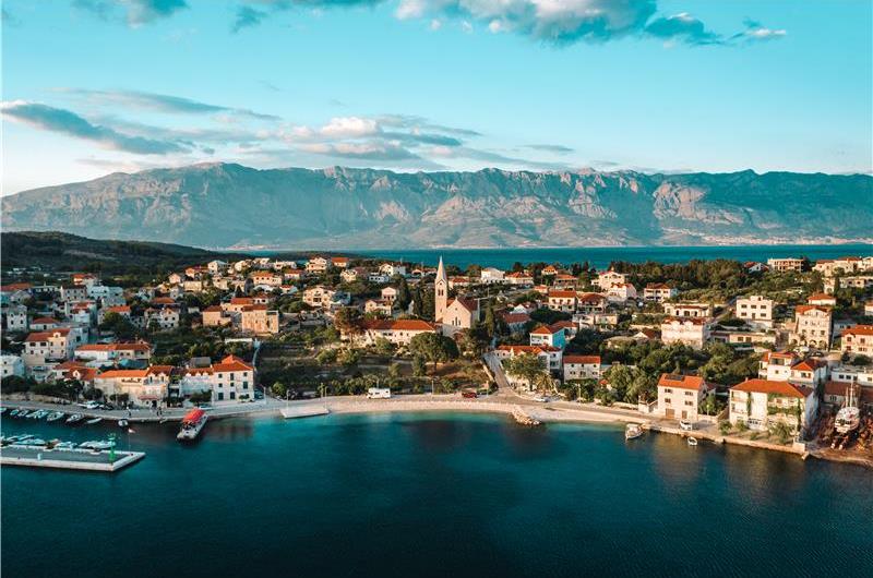 Luxury 6 Bedroom Brac Island Beach Front Villa With Heated Infinity Pool and lift near Sumartin sleeps 12