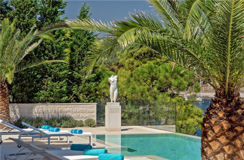 Luxury 6 Bedroom Brac Island Beach Front Villa With Heated Infinity Pool and lift near Sumartin sleeps 12
