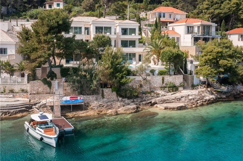 Luxury 6 Bedroom Brac Island Beach Front Villa With Heated Infinity Pool and lift near Sumartin sleeps 12