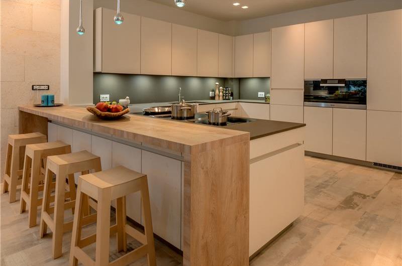 Luxury 6 Bedroom Brac Island Beach Front Villa With Heated Infinity Pool and lift near Sumartin sleeps 12