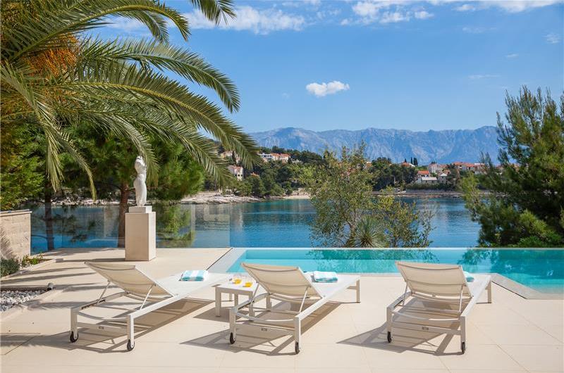 Luxury 6 Bedroom Brac Island Beach Front Villa With Heated Infinity Pool and lift near Sumartin sleeps 12