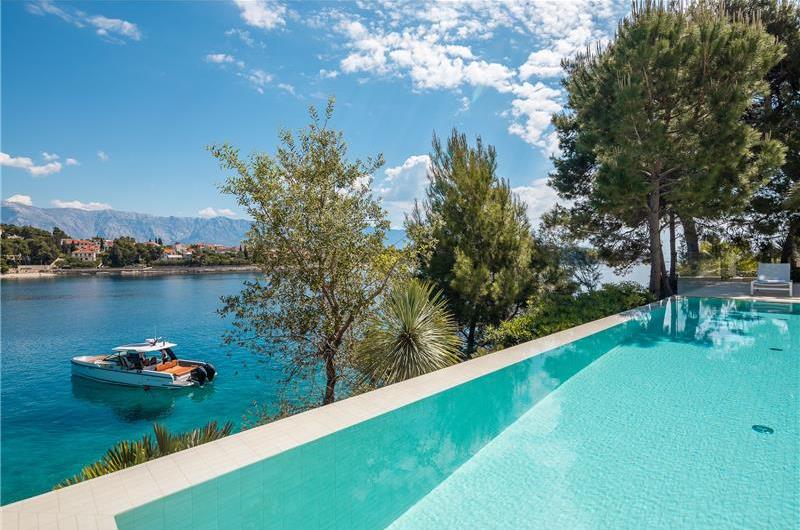 Luxury 6 Bedroom Brac Island Beach Front Villa With Heated Infinity Pool and lift near Sumartin sleeps 12