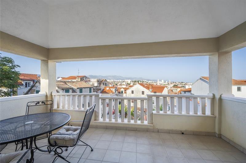 4-5 bedroom villa with Split City and Sea Views sleeps 8-10