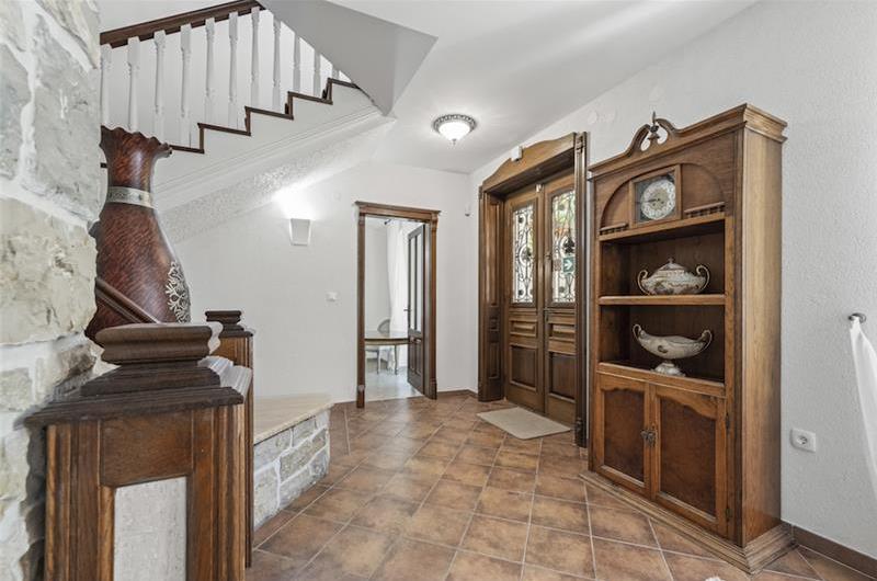 4-5 bedroom villa with Split City and Sea Views sleeps 8-10