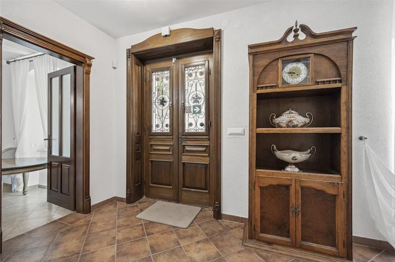 4-5 bedroom villa with Split City and Sea Views sleeps 8-10