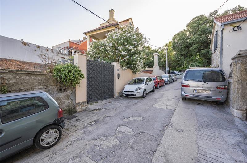 4-5 bedroom villa with Split City and Sea Views sleeps 8-10