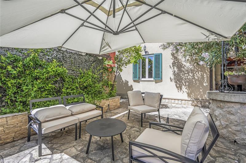 4-5 bedroom villa with Split City and Sea Views sleeps 8-10