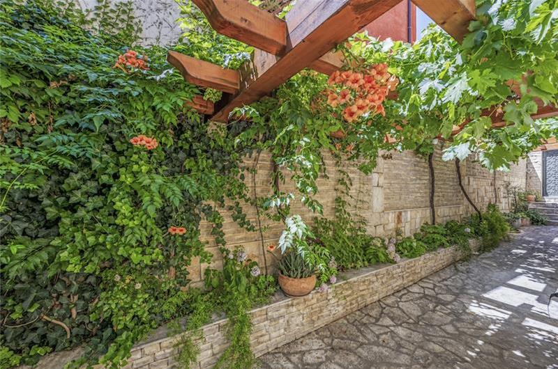 4-5 bedroom villa with Split City and Sea Views sleeps 8-10