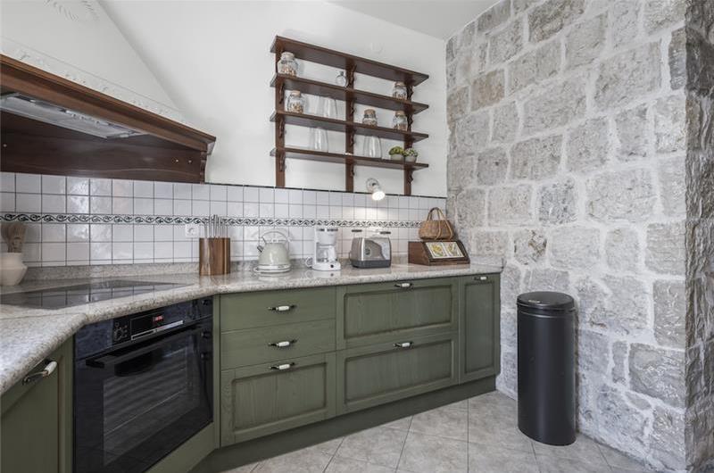 4-5 bedroom villa with Split City and Sea Views sleeps 8-10