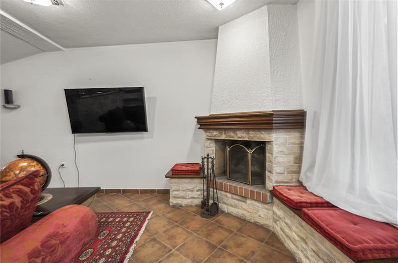 4-5 bedroom villa with Split City and Sea Views sleeps 8-10