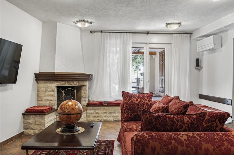 4-5 bedroom villa with Split City and Sea Views sleeps 8-10