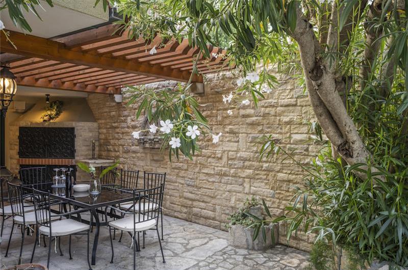 4-5 bedroom villa with Split City and Sea Views sleeps 8-10