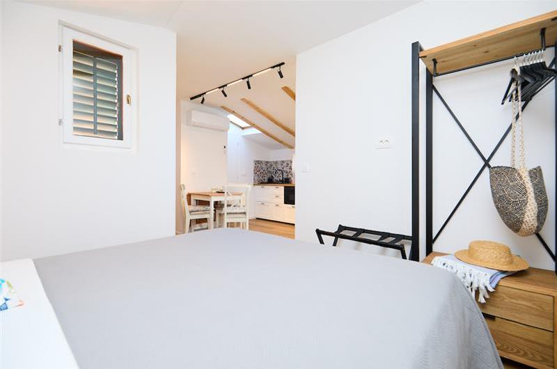 Studio Apartment in Dubrovnik Old Town, Sleeps 2