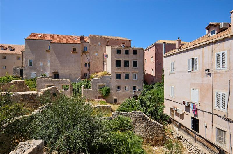 Studio Apartment in Dubrovnik Old Town, Sleeps 2