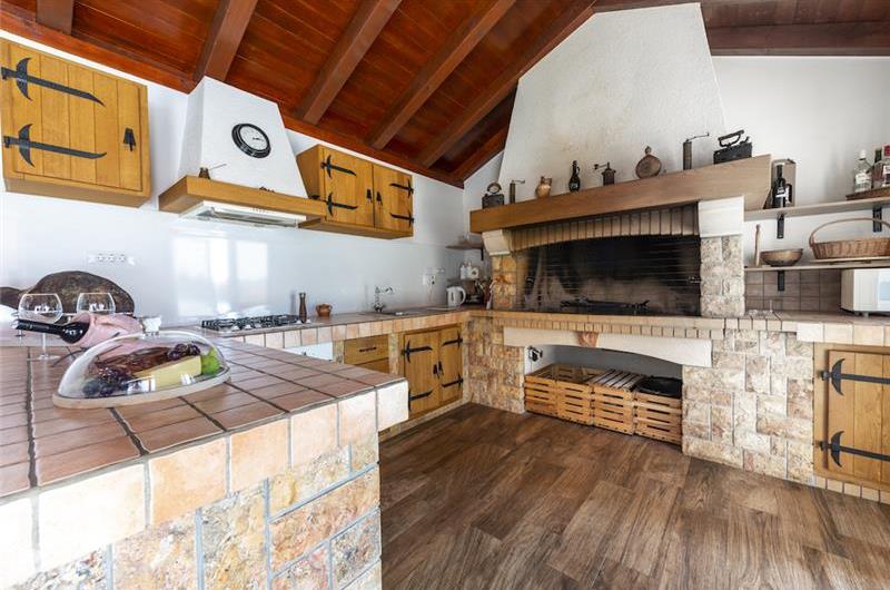 3-Bedroom villa with annex and pool in Mlini near Dubrovnik, Sleeps 8