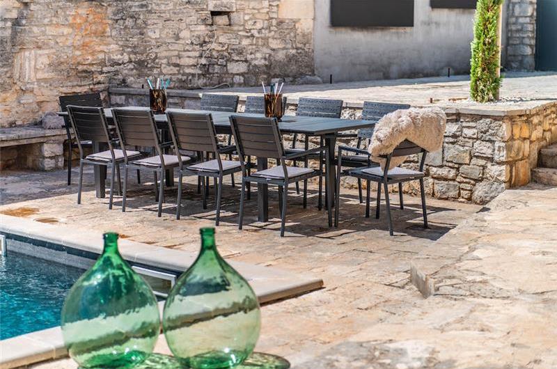 4-bedroom Villa with pool near Sveti Lovrec and Porec, Sleeps 10