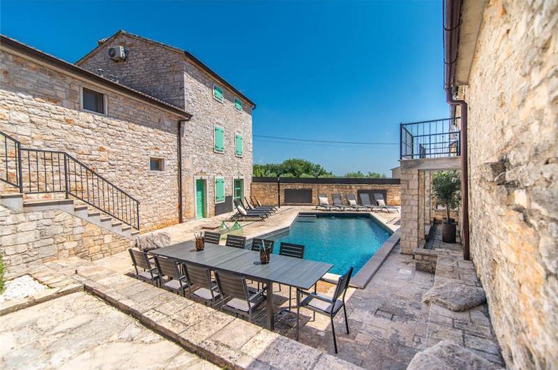 4-bedroom Villa with pool near Sveti Lovrec and Porec, Sleeps 10