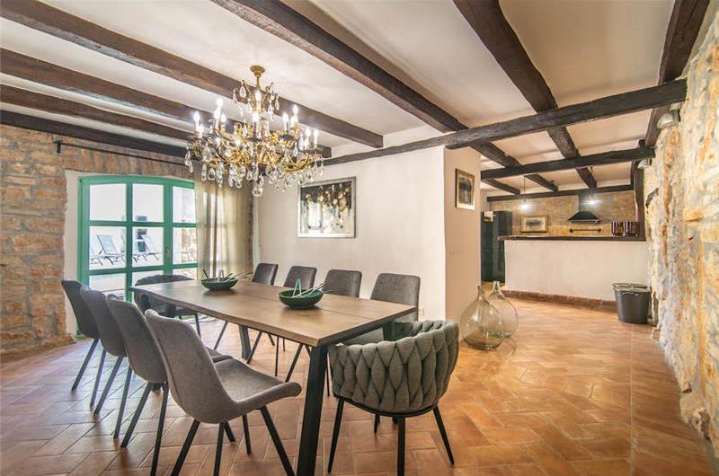 4-bedroom Villa with pool near Sveti Lovrec and Porec, Sleeps 10