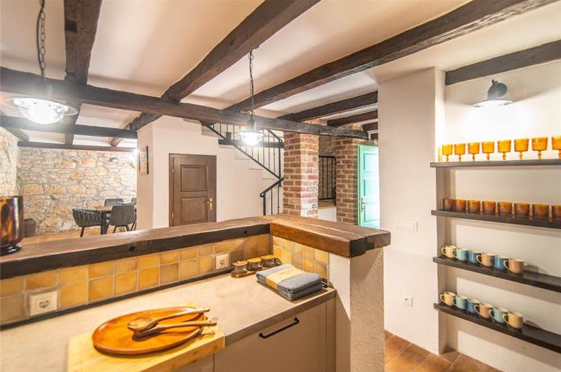 4-bedroom Villa with pool near Sveti Lovrec and Porec, Sleeps 10