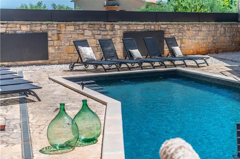 4-bedroom Villa with pool near Sveti Lovrec and Porec, Sleeps 10