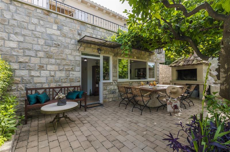 3 bedroom villa with pool near Mlini, Dubrovnik region, sleeps 7