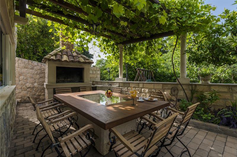 3 bedroom villa with pool near Mlini, Dubrovnik region, sleeps 7