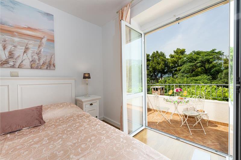 3 bedroom villa with pool near Mlini, Dubrovnik region, sleeps 7