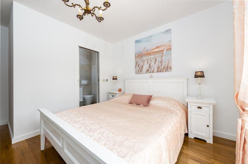 3 bedroom villa with pool near Mlini, Dubrovnik region, sleeps 7