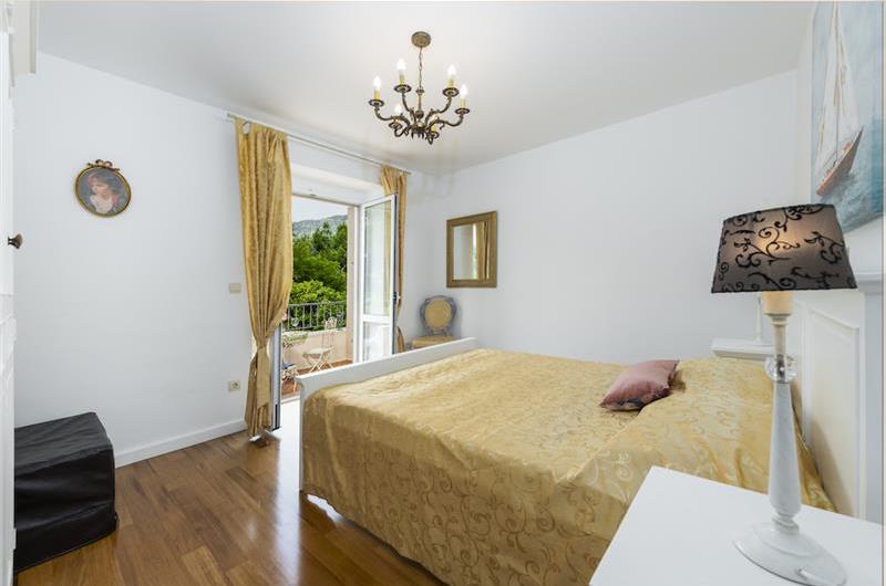 3 bedroom villa with pool near Mlini, Dubrovnik region, sleeps 7