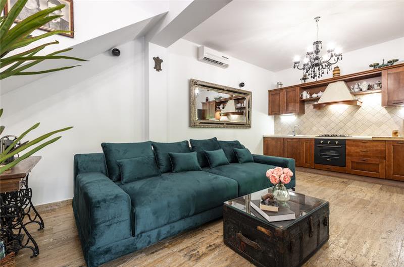 3 bedroom villa with pool near Mlini, Dubrovnik region, sleeps 7
