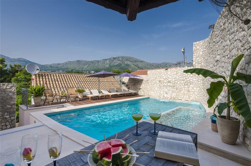 3 bedroom villa with pool near Mlini, Dubrovnik region, sleeps 7