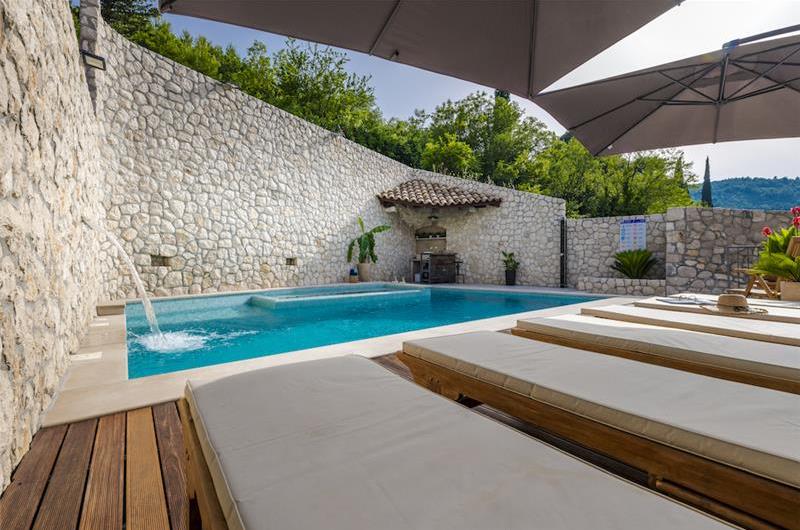 3 bedroom villa with pool near Mlini, Dubrovnik region, sleeps 7