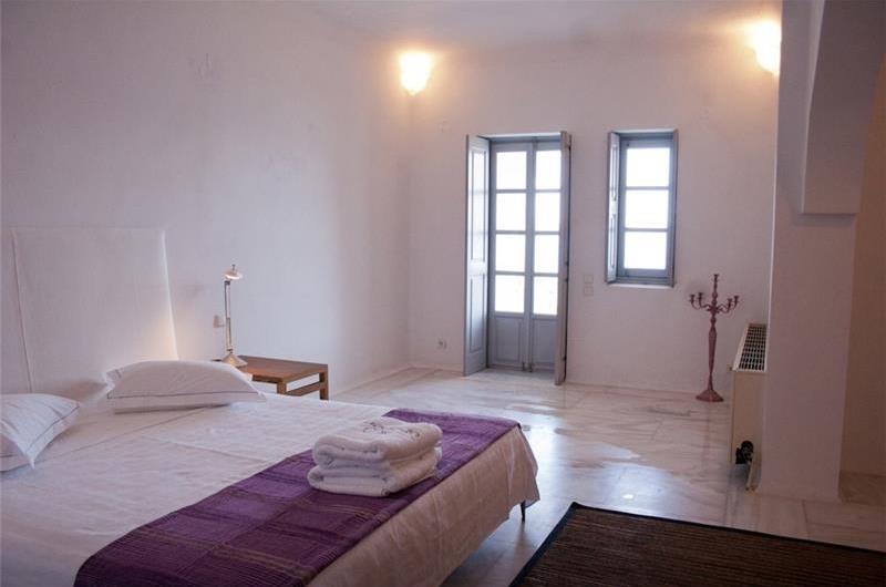 7 bed villa with pool near Akrotiri, Santorini, sleeps 14