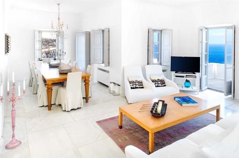 7 bed villa with pool near Akrotiri, Santorini, sleeps 14