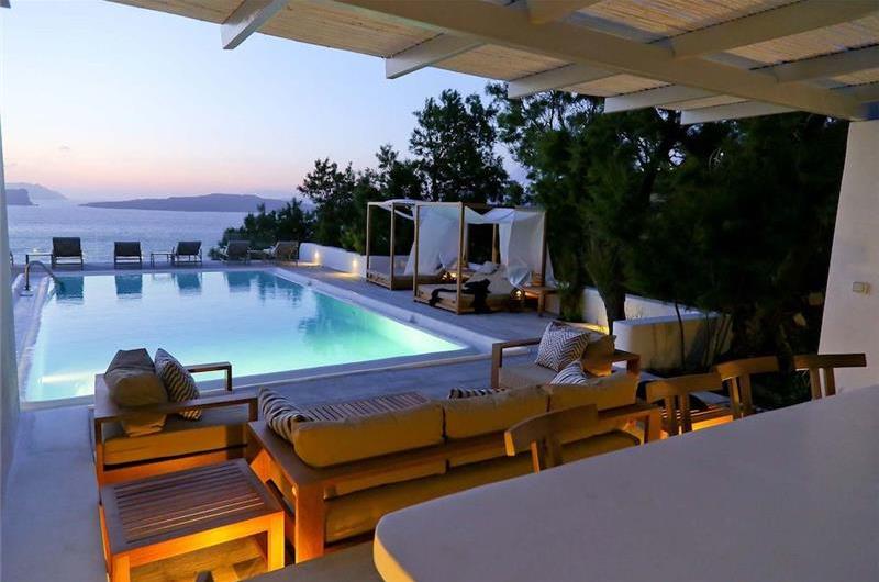 7 bed villa with pool near Akrotiri, Santorini, sleeps 14