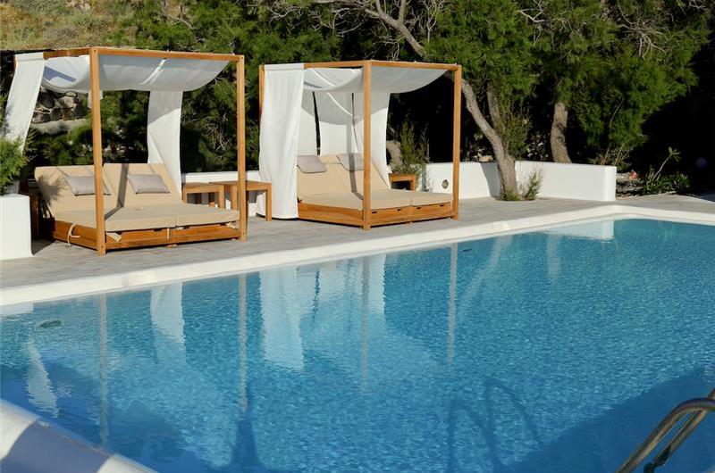7 bed villa with pool near Akrotiri, Santorini, sleeps 14