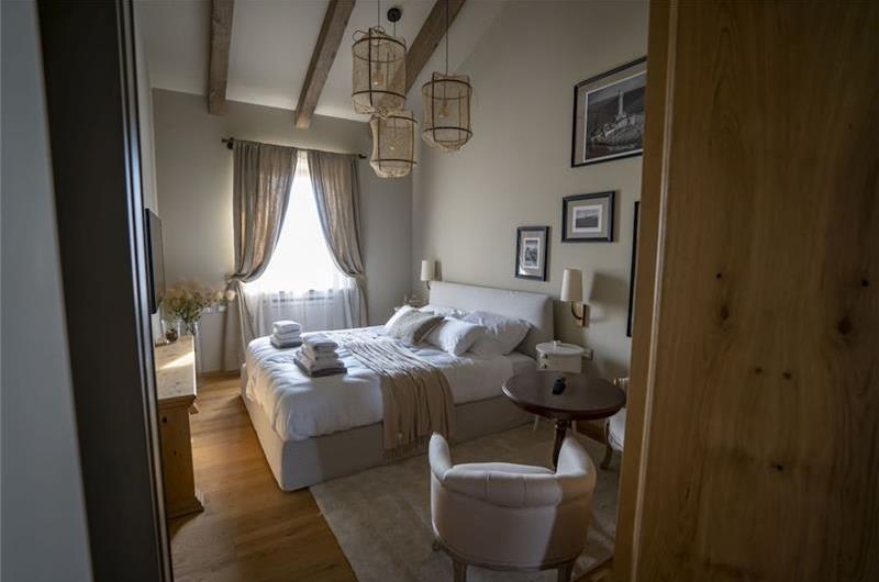 5 bedroom villa with heated pool near Momjan, Istria, sleep 12