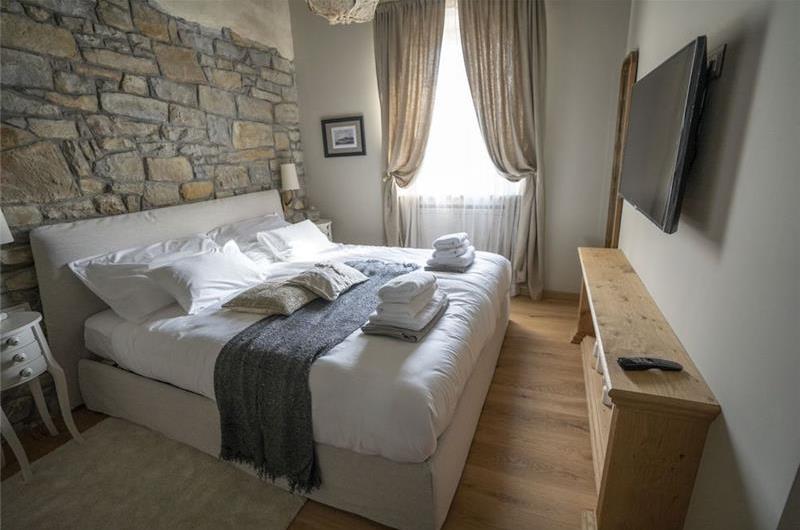 5 bedroom villa with heated pool near Momjan, Istria, sleep 12