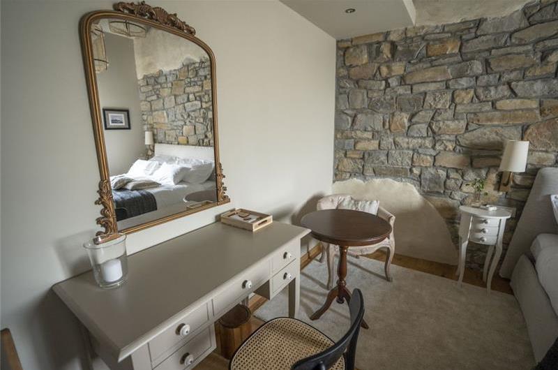 5 bedroom villa with heated pool near Momjan, Istria, sleep 12