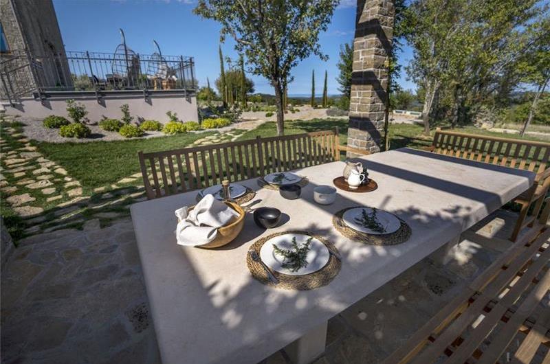 5 bedroom villa with heated pool near Momjan, Istria, sleep 12