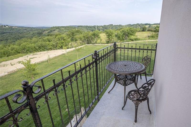 5 bedroom villa with heated pool near Momjan, Istria, sleep 12