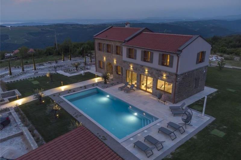 5 bedroom villa with heated pool near Momjan, Istria, sleep 12