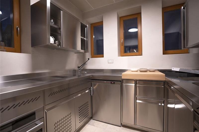 5 bedroom villa with heated pool near Momjan, Istria, sleep 12