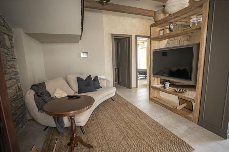 5 bedroom villa with heated pool near Momjan, Istria, sleep 12